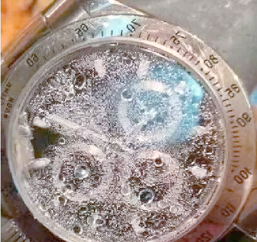 爱彼手表进水、进灰