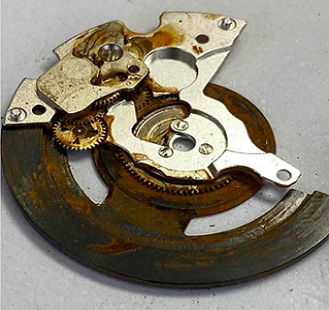 爱彼手表机芯生锈、表盘氧化